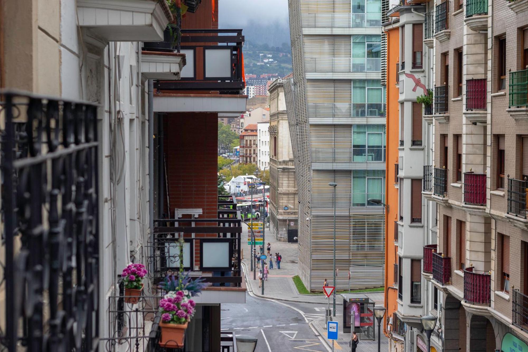 Inar Centrico Apartamento Junto Ayuntamiento & Ria Bilbao Luaran gambar